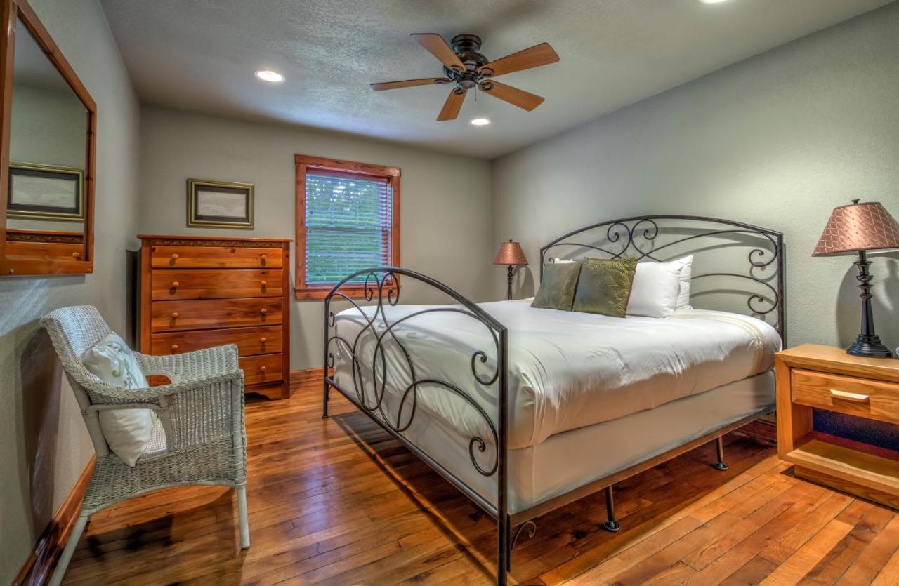 Linville Falls Lodge & Cottages エクステリア 写真